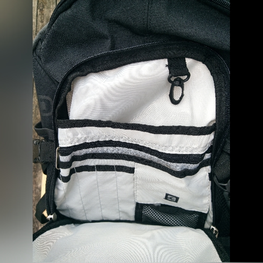 Ogio backpack - Picture 2 of 10
